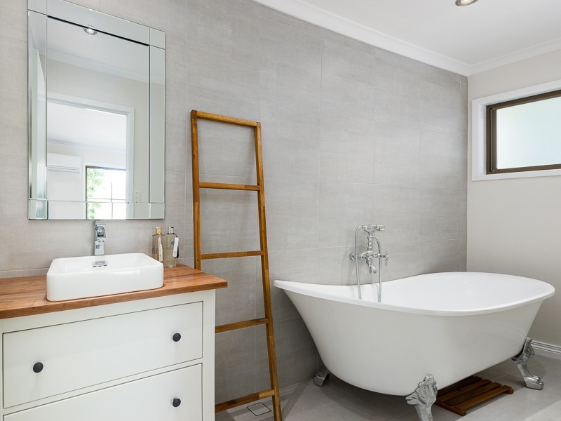 7 Stralock Street, Chapel Hill QLD 4069