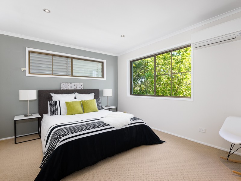 7 Stralock Street, Chapel Hill QLD 4069