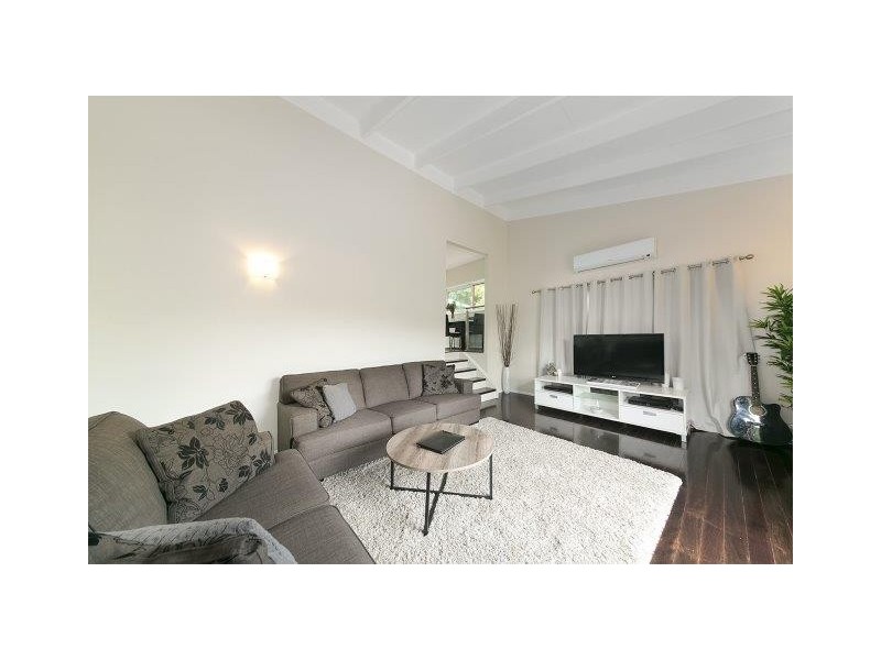 31 Fairweather Street, Kenmore QLD 4069