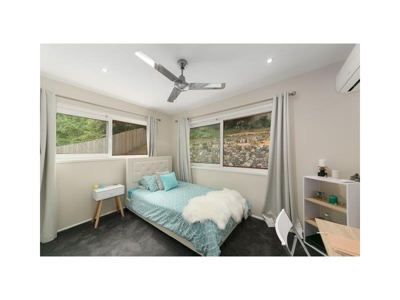 31 Fairweather Street, Kenmore QLD 4069