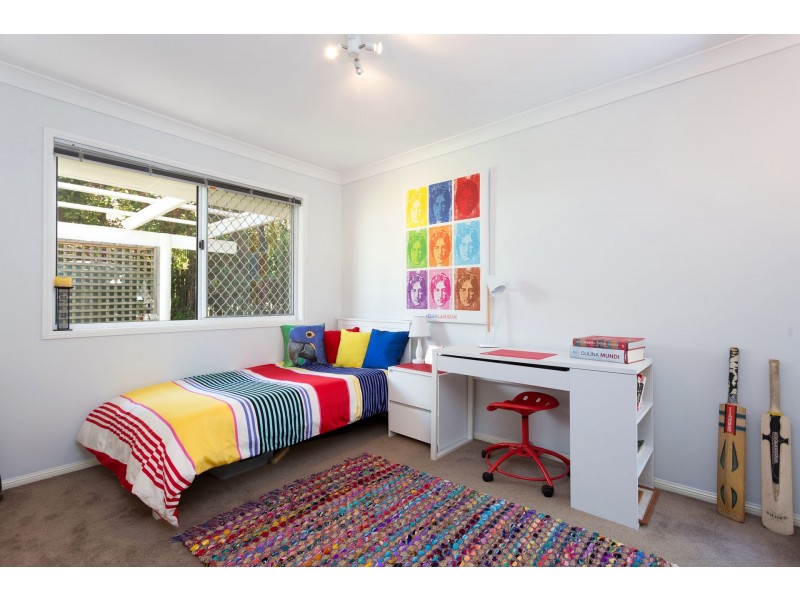 141 Mirbelia St West, Kenmore Hills QLD 4069