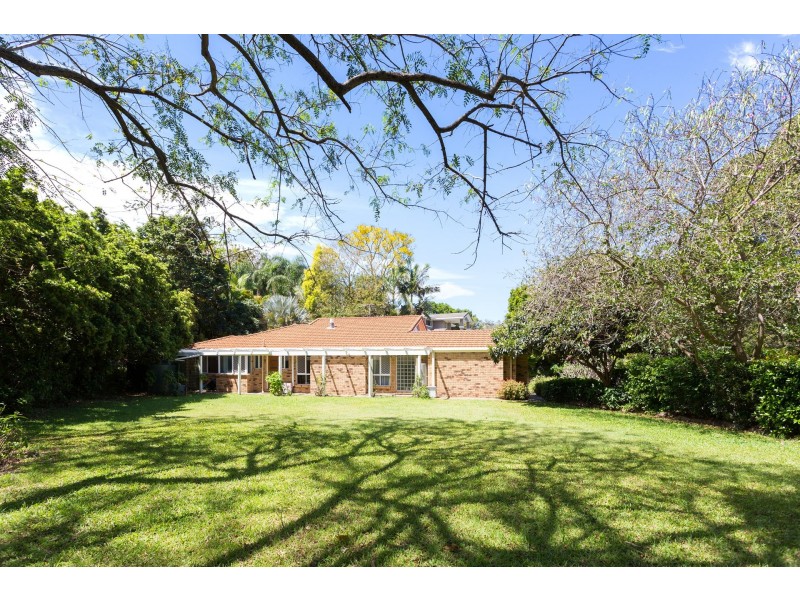 141 Mirbelia St West, Kenmore Hills QLD 4069