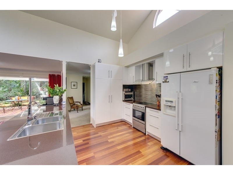 141 Mirbelia St West, Kenmore Hills QLD 4069