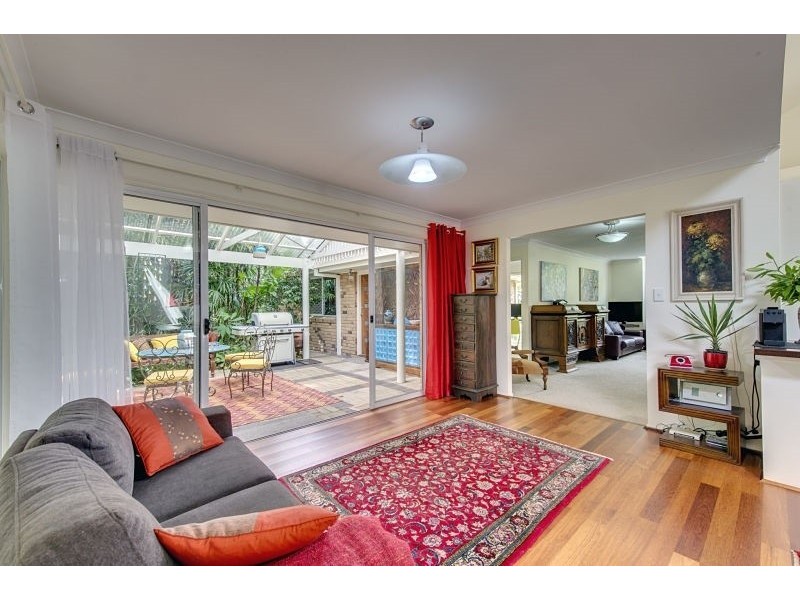 141 Mirbelia St West, Kenmore Hills QLD 4069