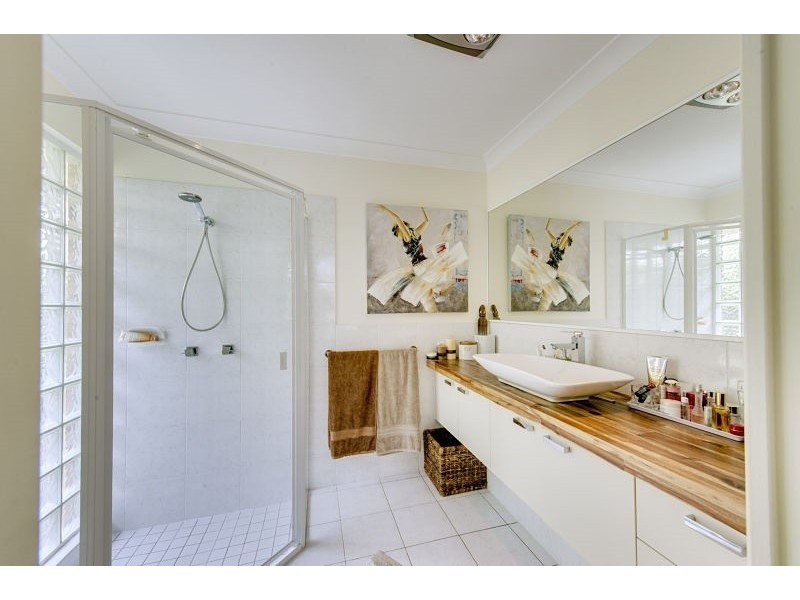 141 Mirbelia St West, Kenmore Hills QLD 4069