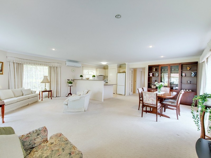 6 Harvard Place, Forest Lake QLD 4078