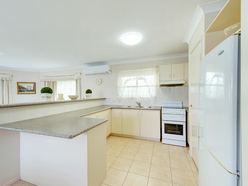 6 Harvard Place, Forest Lake QLD 4078