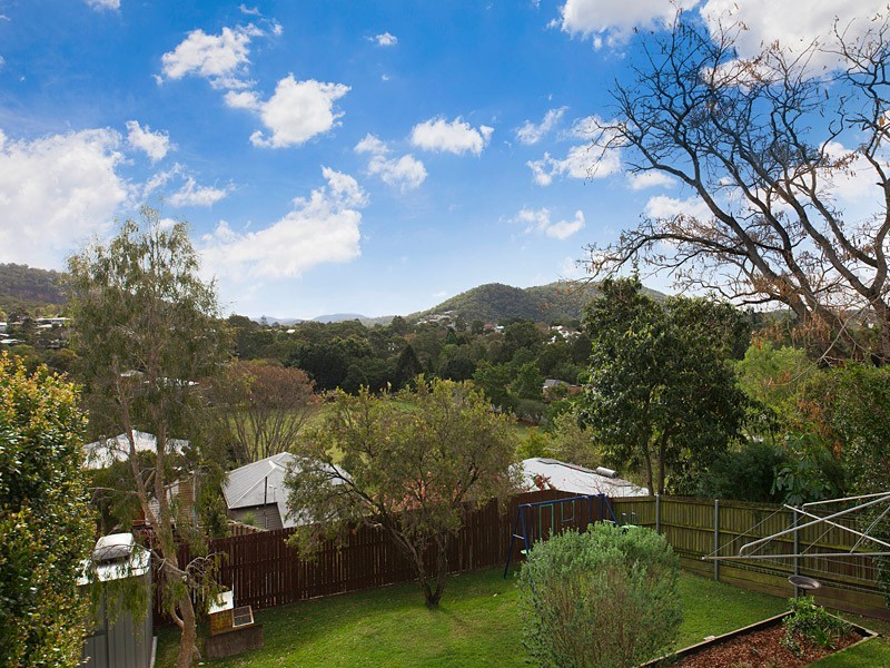 80 Lewin Street, Bardon QLD 4065
