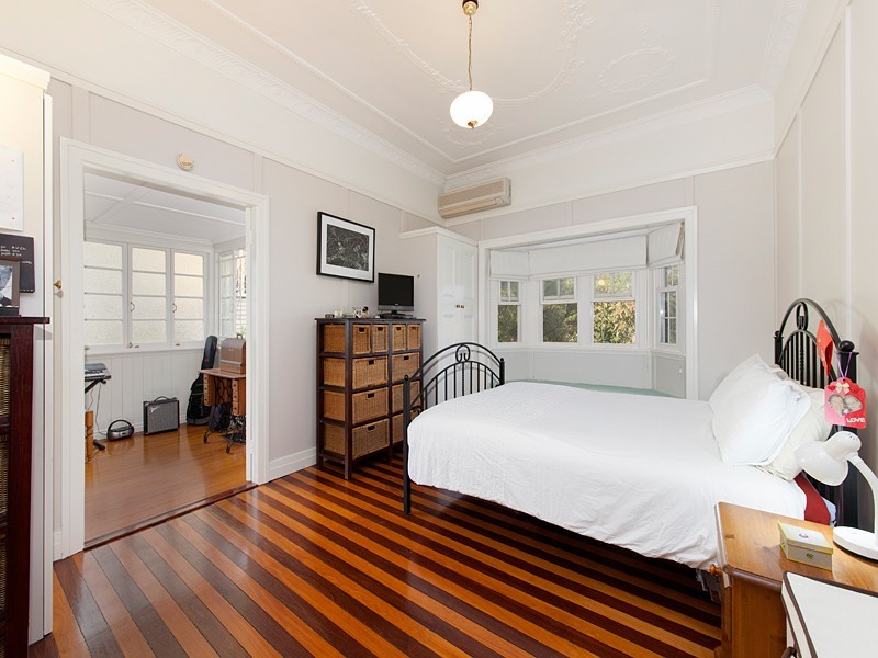 80 Lewin Street, Bardon QLD 4065