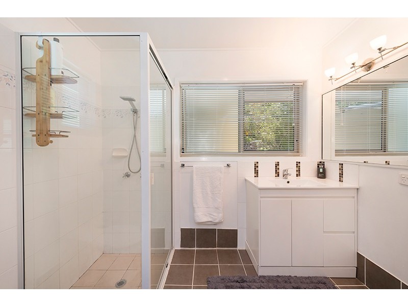 75 Kersley Road, Kenmore QLD 4069