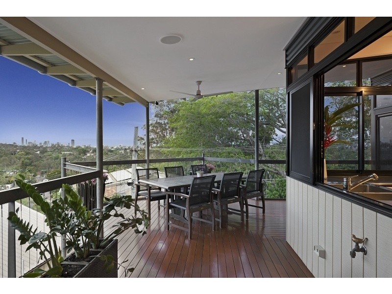 6 Jenkinson Street, Indooroopilly QLD 4068