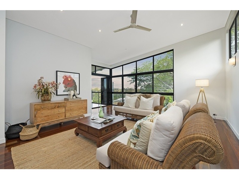 6 Jenkinson Street, Indooroopilly QLD 4068