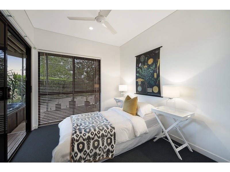 6 Jenkinson Street, Indooroopilly QLD 4068