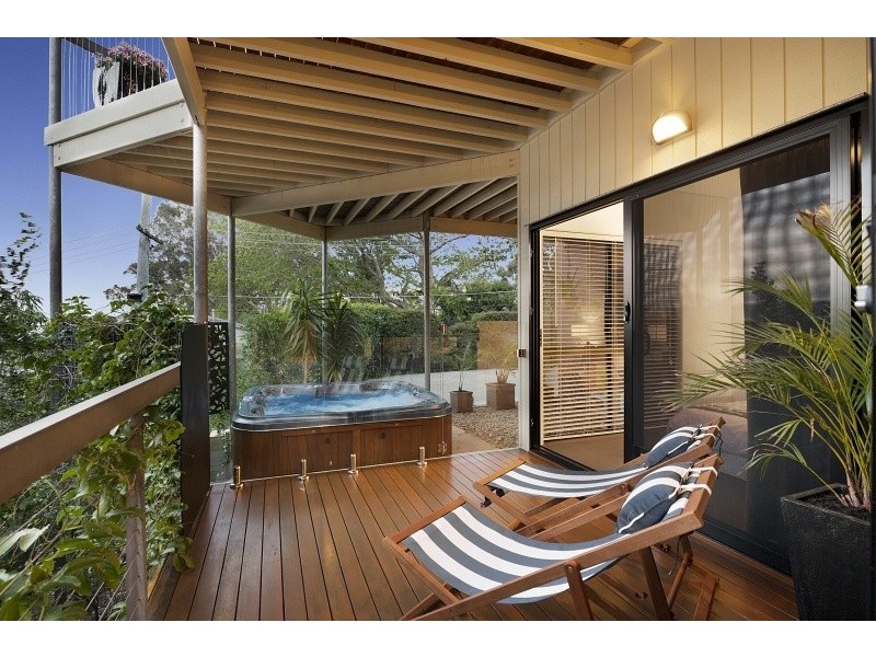 6 Jenkinson Street, Indooroopilly QLD 4068