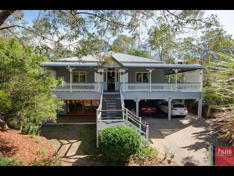 21 Rosewood St, Bardon QLD 4065