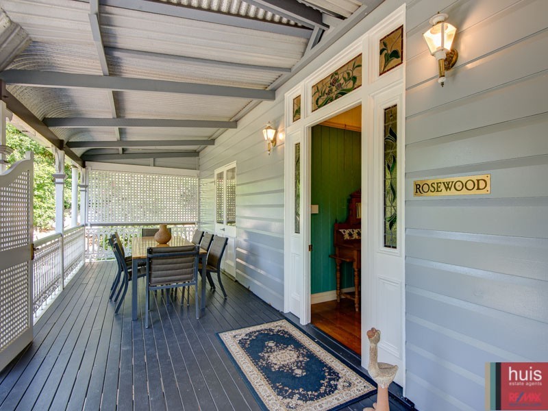 21 Rosewood St, Bardon QLD 4065