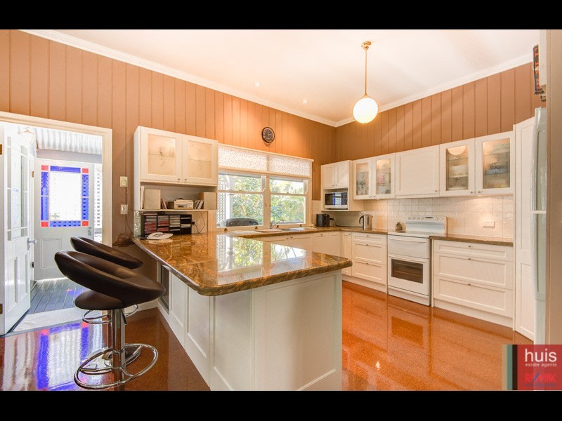 21 Rosewood St, Bardon QLD 4065