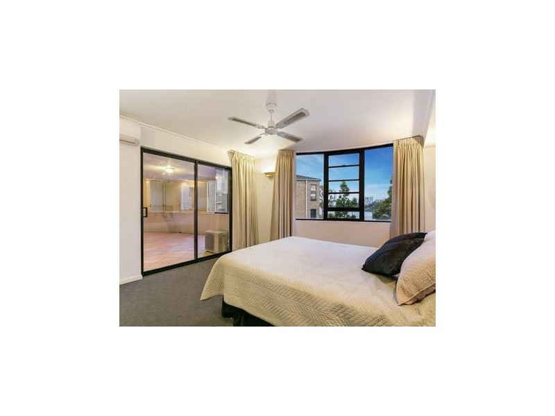 6/523 Coronation Drive, Toowong QLD 4066