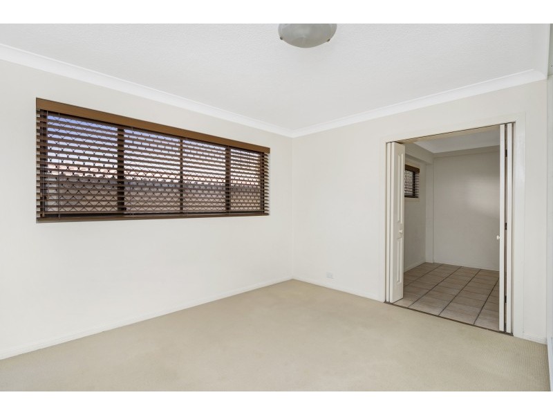 1/31. Sisley Street, St Lucia QLD 4067