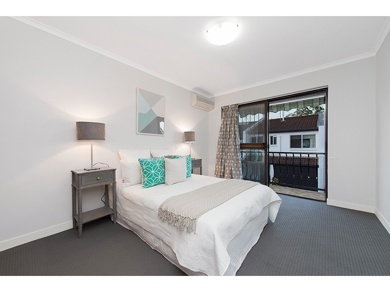 1/120 Station Road, Indooroopilly QLD 4068