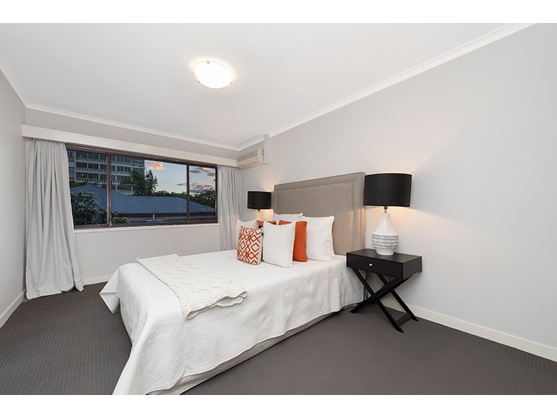1/120 Station Road, Indooroopilly QLD 4068
