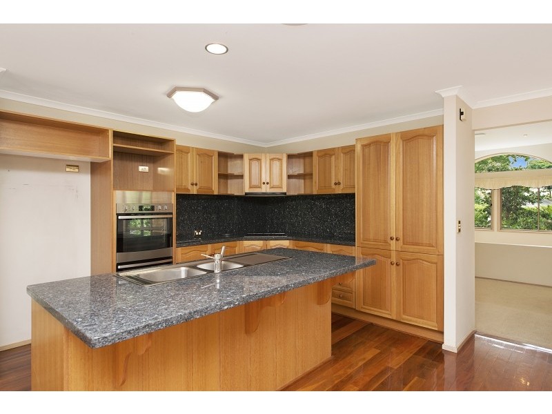 30 Drysdale Cres, Brookfield QLD 4069