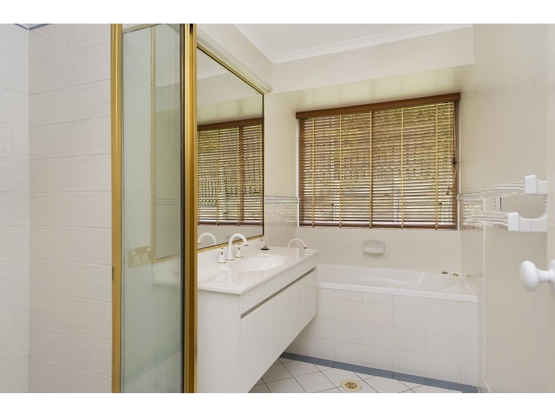 30 Drysdale Cres, Brookfield QLD 4069