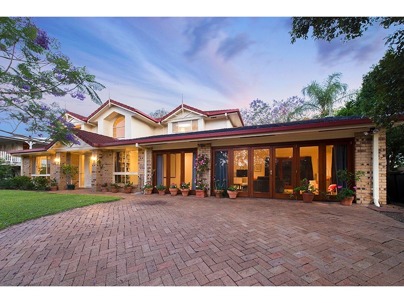 7 Boyd Terrace, Brookfield QLD 4069