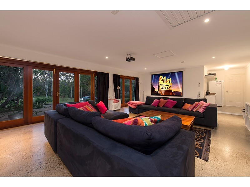 7 Boyd Terrace, Brookfield QLD 4069