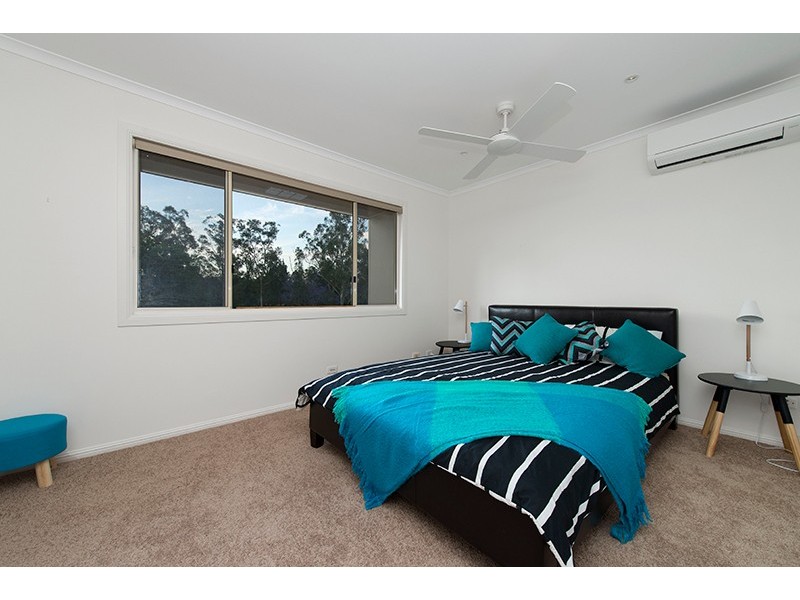 7 Boyd Terrace, Brookfield QLD 4069