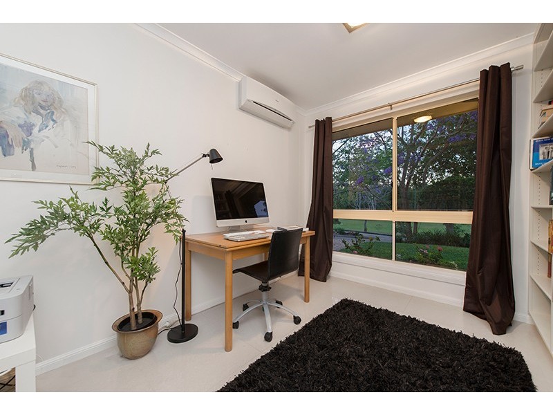 7 Boyd Terrace, Brookfield QLD 4069