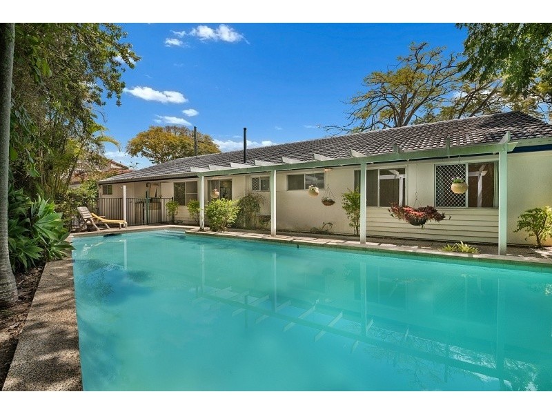 7 St David St, Kenmore QLD 4069