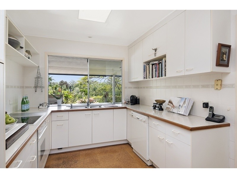 7 St David St, Kenmore QLD 4069