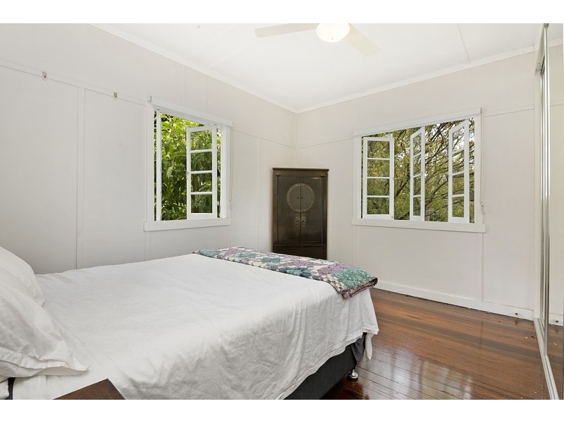 133 Royal Parade, Ashgrove QLD 4060