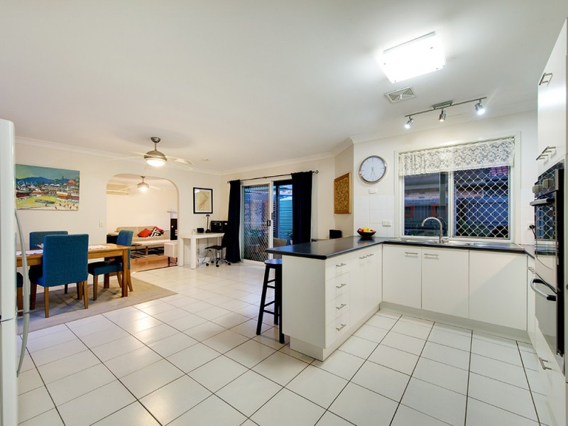 37 Clarendon Cct, Forest Lake QLD 4078