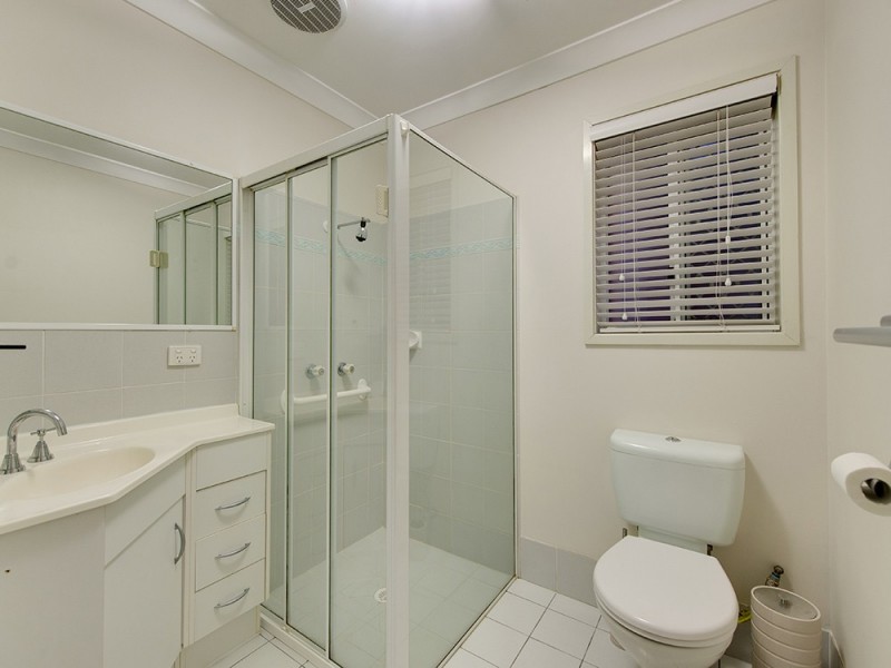 37 Clarendon Cct, Forest Lake QLD 4078