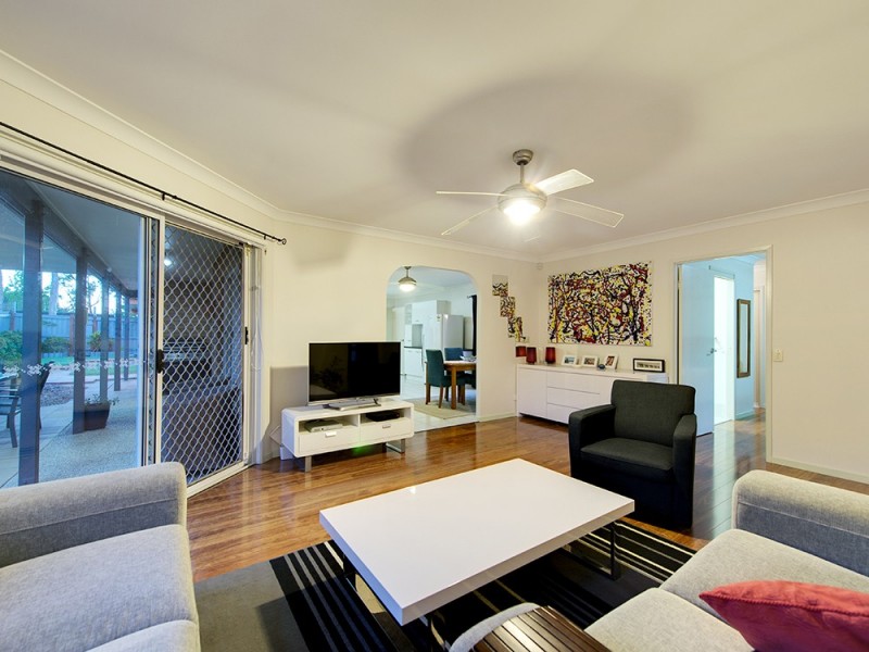 37 Clarendon Cct, Forest Lake QLD 4078