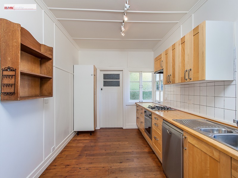 27 Stuartholme Road, Bardon QLD 4065