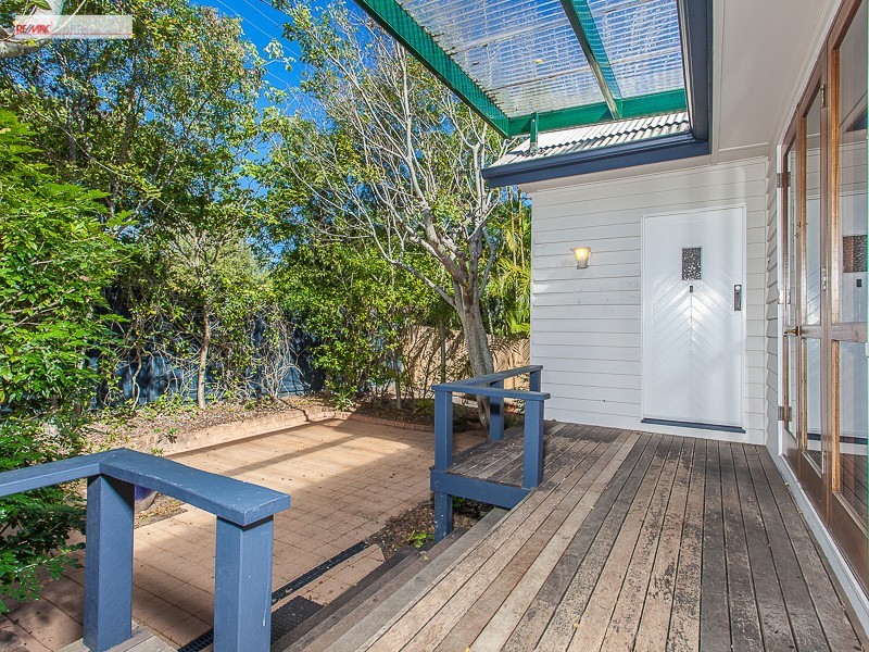 27 Stuartholme Road, Bardon QLD 4065