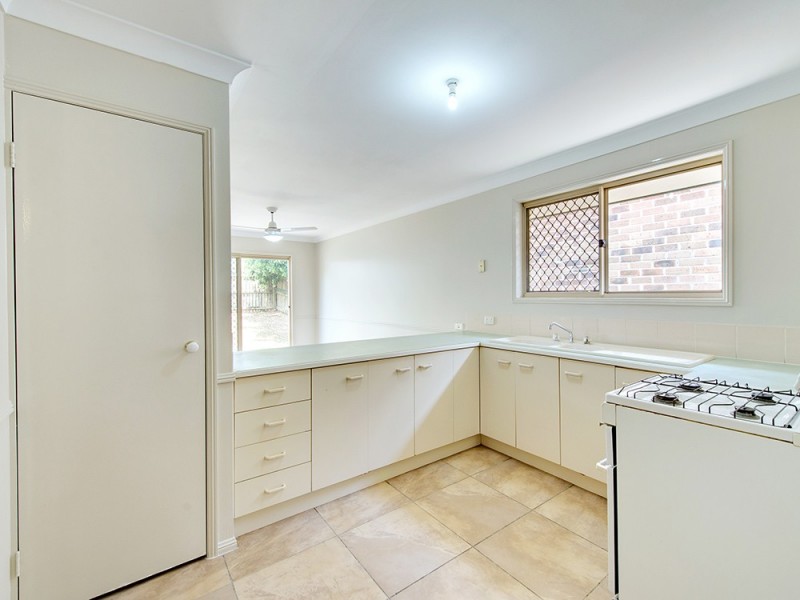 7 Ornata Place, Forest Lake QLD 4078