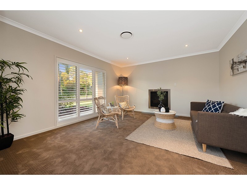 42 Sandpiper Avenue, North Lakes QLD 4509