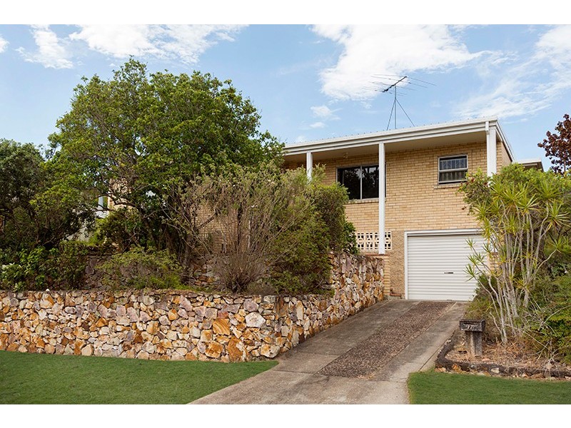 17 Alenola Street, Chapel Hill QLD 4069