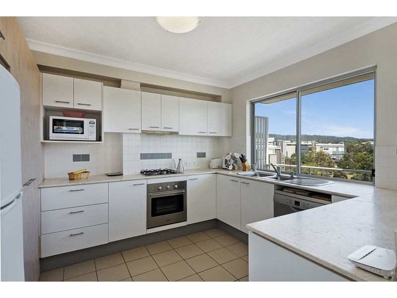 17/16 Grosvenor Road, Indooroopilly QLD 4068