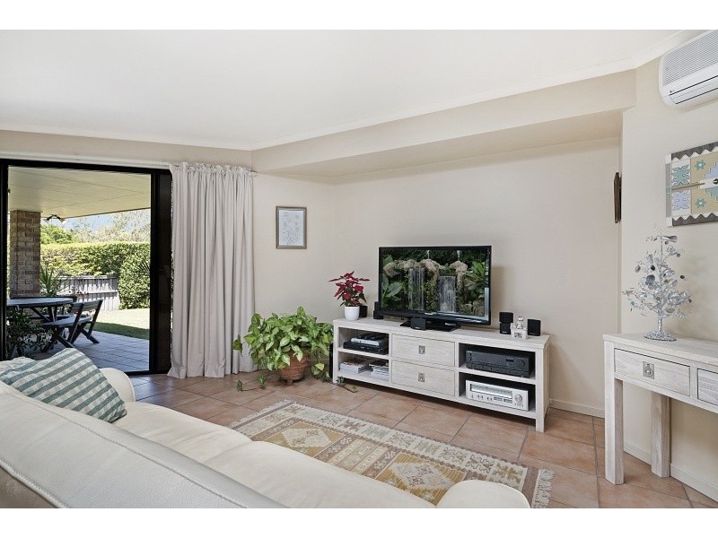 4 Campden Ct, Brookfield QLD 4069