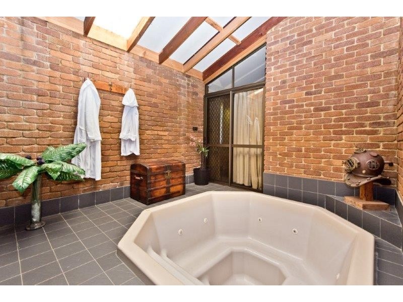 10 Bottletree Place, The Gap QLD 4061