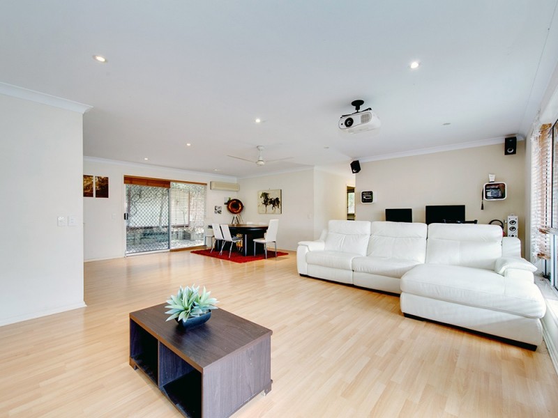 15 Oldbury Pl, Forest Lake QLD 4078