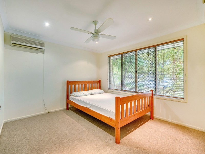 15 Oldbury Pl, Forest Lake QLD 4078