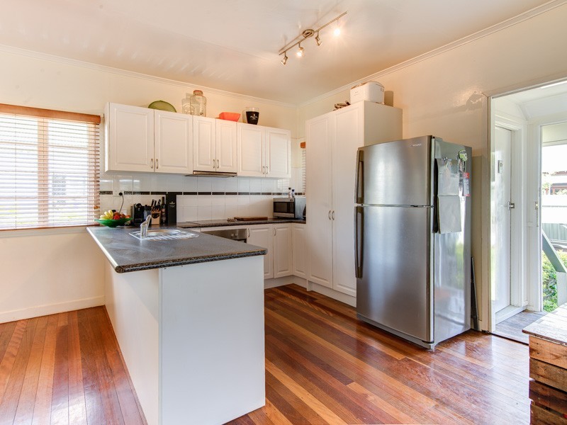 103 Manly Rd, Manly West QLD 4179