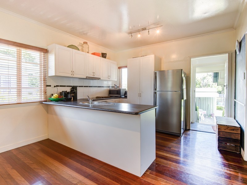 103 Manly Rd, Manly West QLD 4179