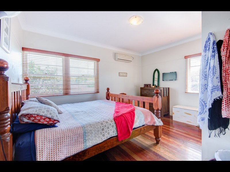 103 Manly Rd, Manly West QLD 4179